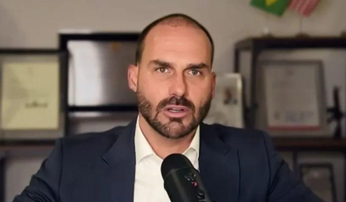 Eduardo Bolsonaro reage e diz que condenação é para tirá-lo da eleição