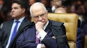 Fachin rejeita pedido de afastamento de Nunes Marques em ação sobre CPI do Master