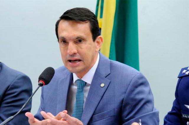 Deputado do PSD diz que ameaça ao Pix prejudica empresas americanas no país
