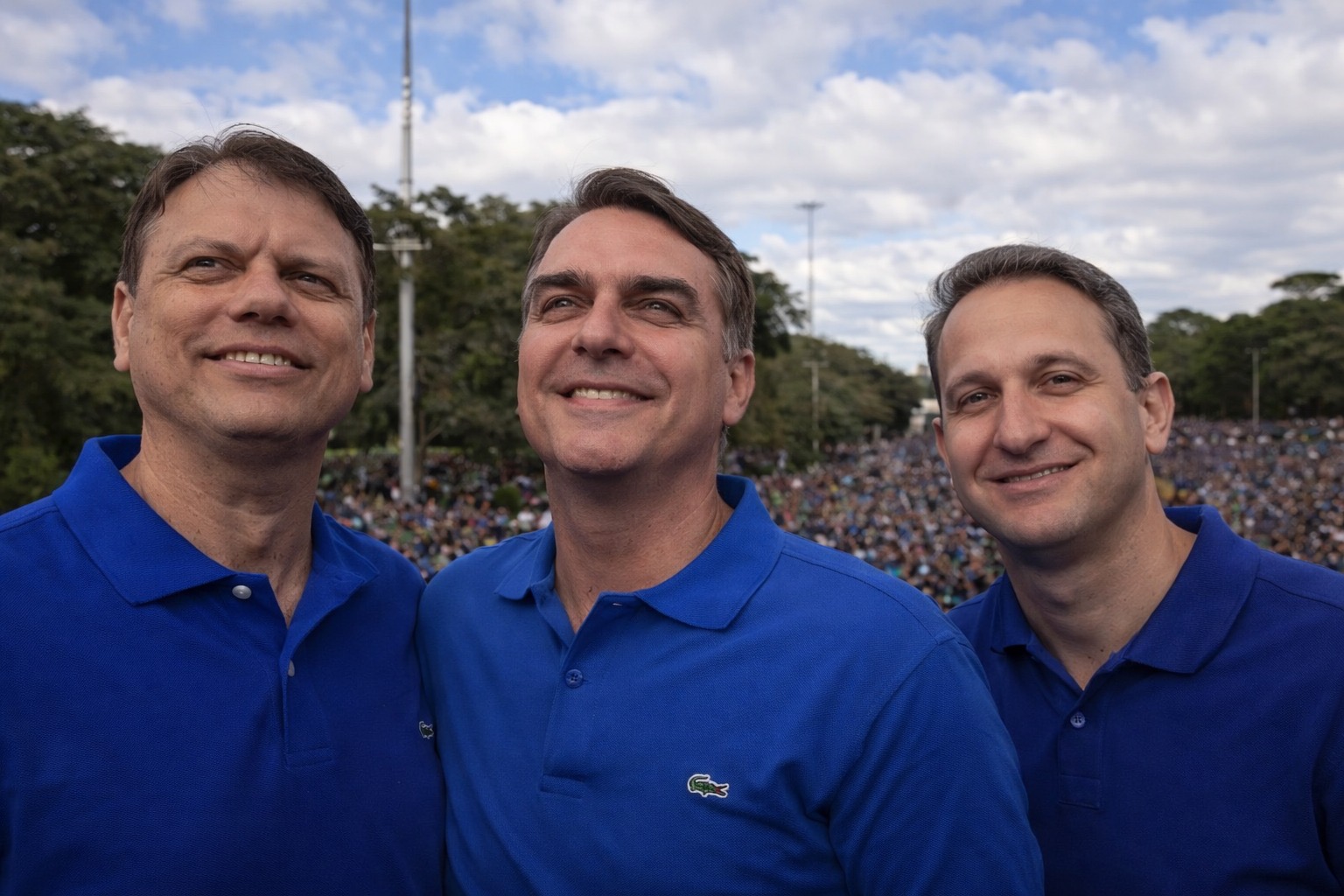 Marcha para Jesus vira palanque eleitoral de Flávio Bolsonaro